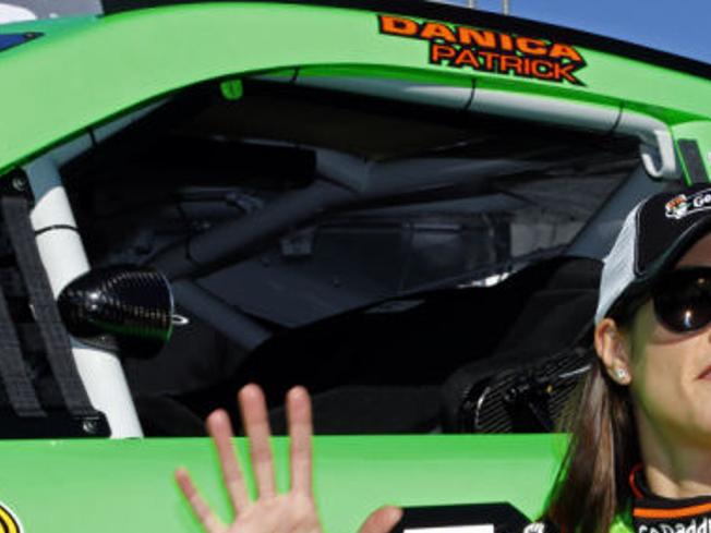 Danica Patrick Wins Pole For Nascar S Daytona 500 Sports Poststar Com