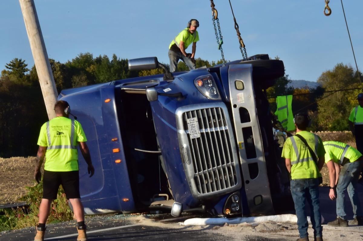 Police: Sun glare led to tractor-trailer crash
