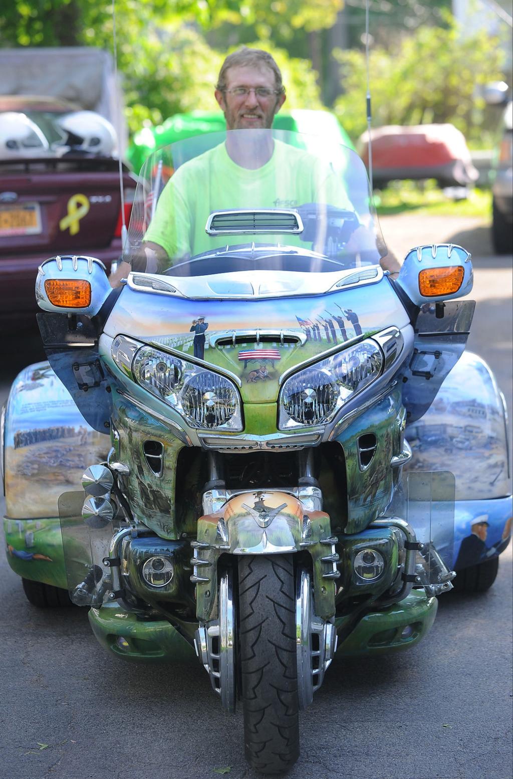 Man Rides Father S Trike To Honor Veterans Local Poststar Com
