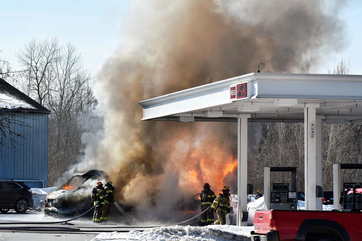 Food-delivery truck erupts in flames at convenience store | Local