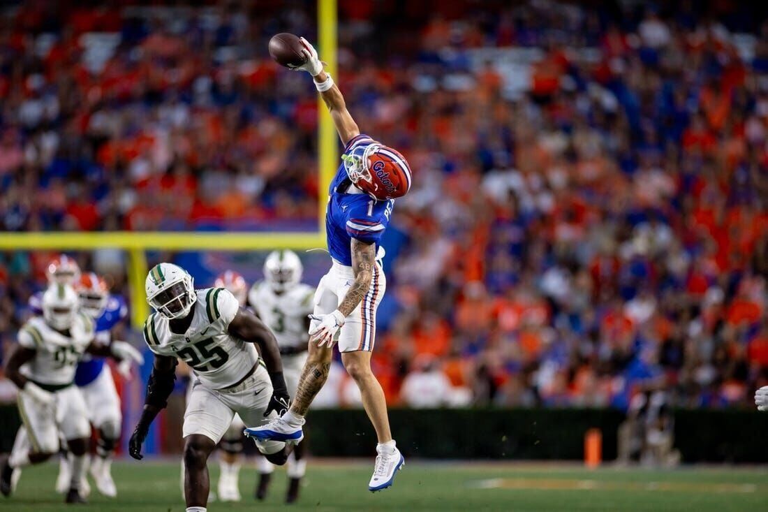 Watch: Brand new Florida Gators black uniforms leave the CFB world