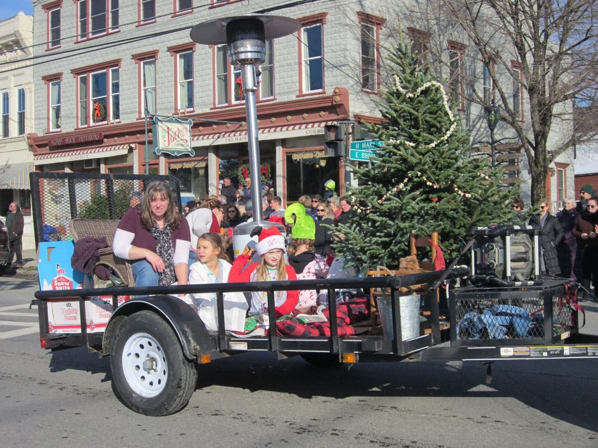 Salem parade spreads holiday cheer News