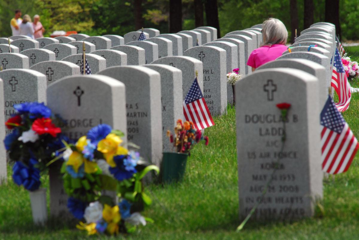 Salutes, quiet reflection mark Memorial Day at Saratoga National