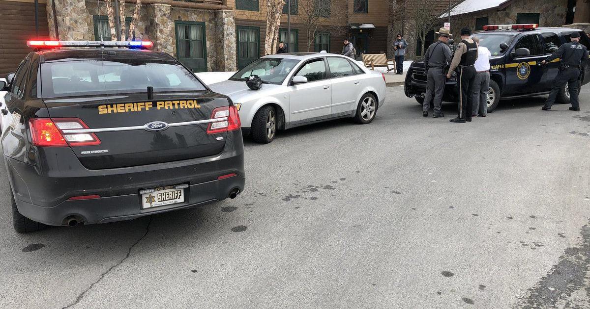 Man arrested after chase in Queensbury