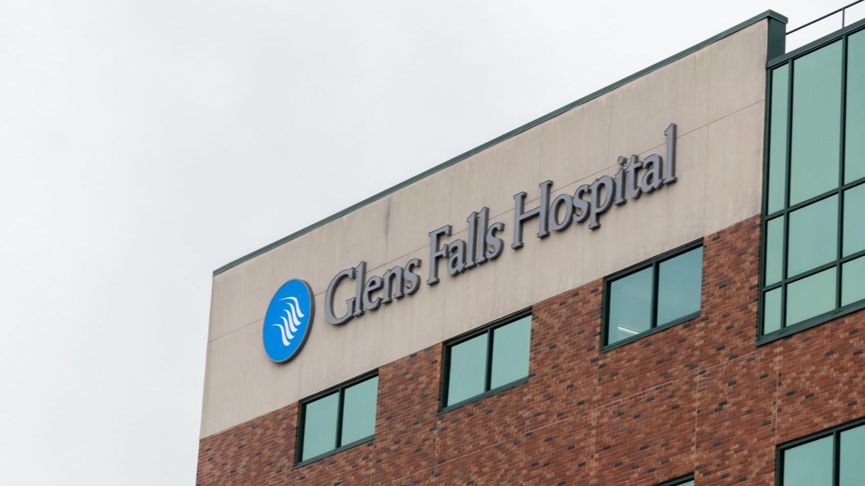 Glens Falls Hospital employees to get vaccinated Wednesday - Vimarsana News