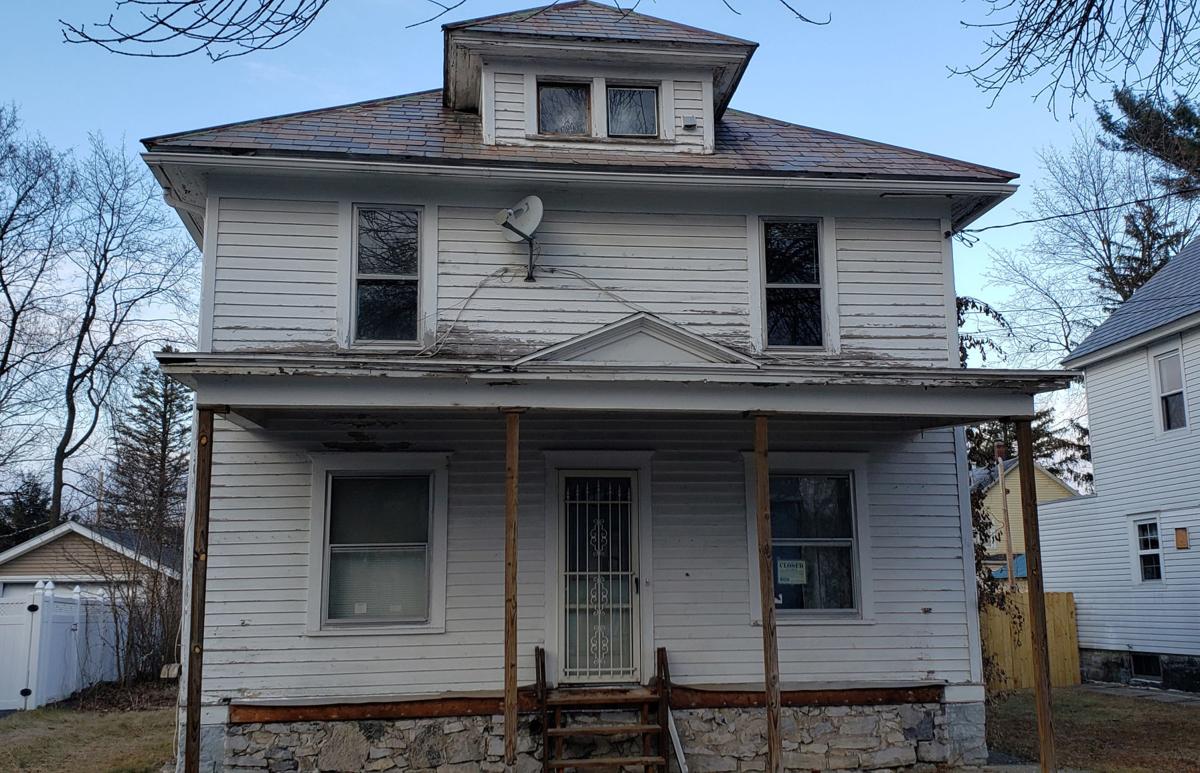 Glens Falls Grapples With Zombie Properties Local Poststar Com