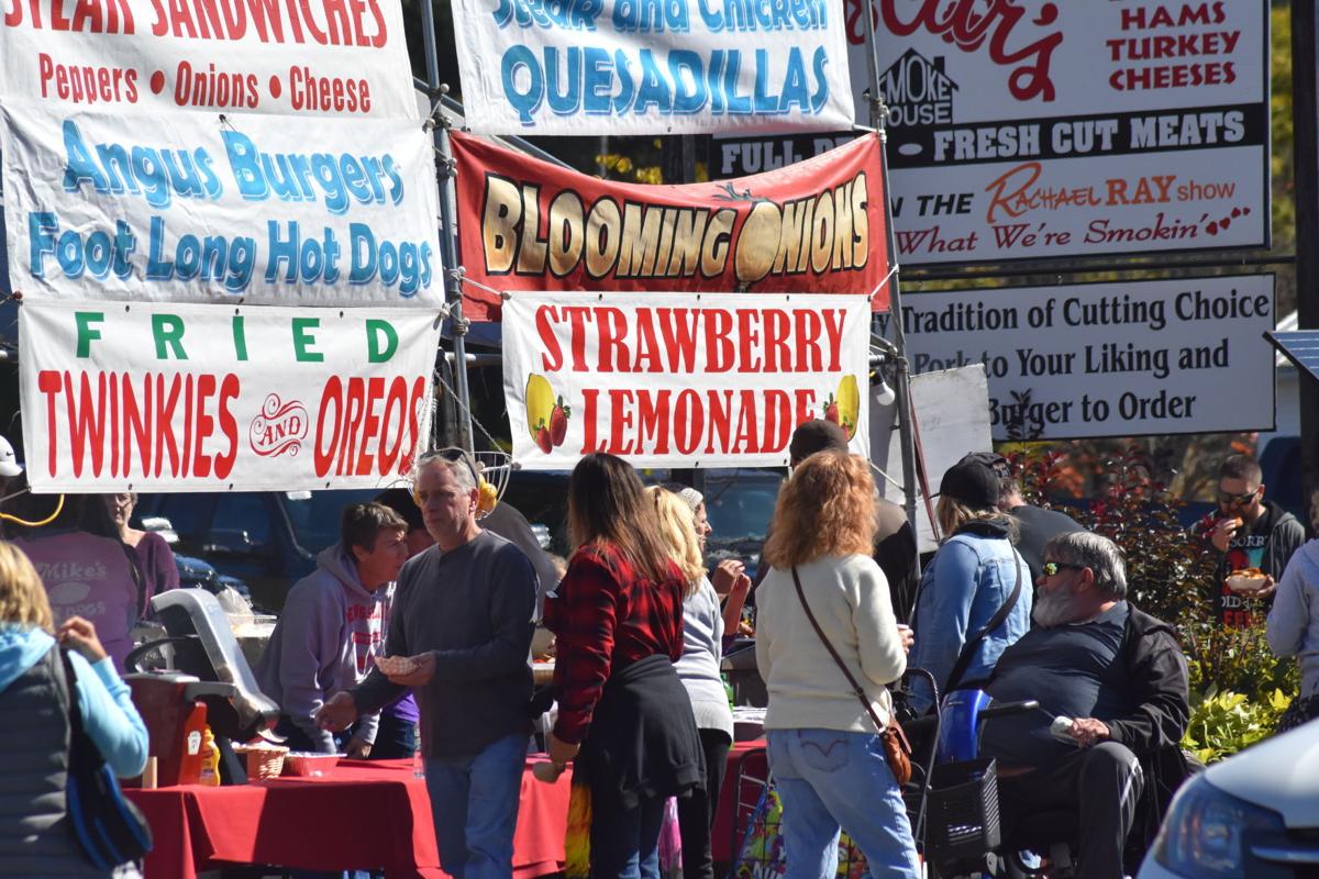 Warrensburg officials concerned about illegal vendors on garage sale