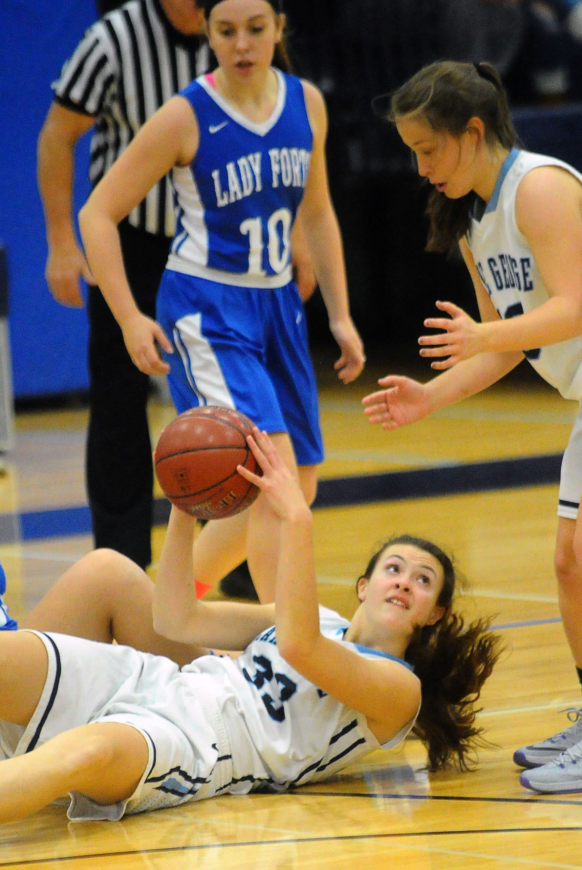 back on court after offseason knee surgery High School Girls