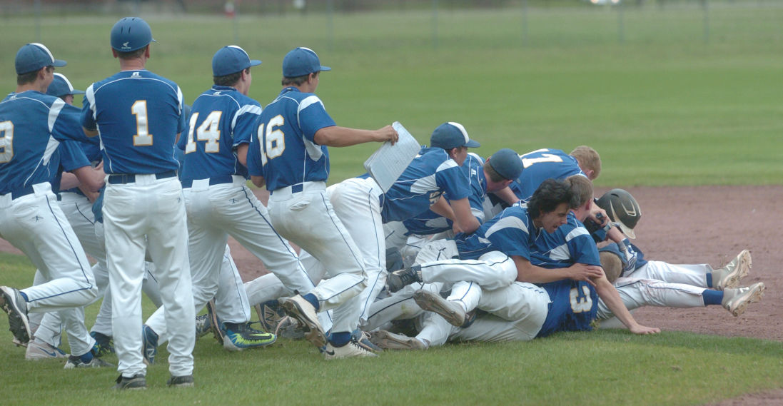 Valenti's single propels QHS to 8inning victory High School Baseball