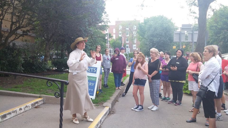 Chapman hosts walking tour of Glens Falls
