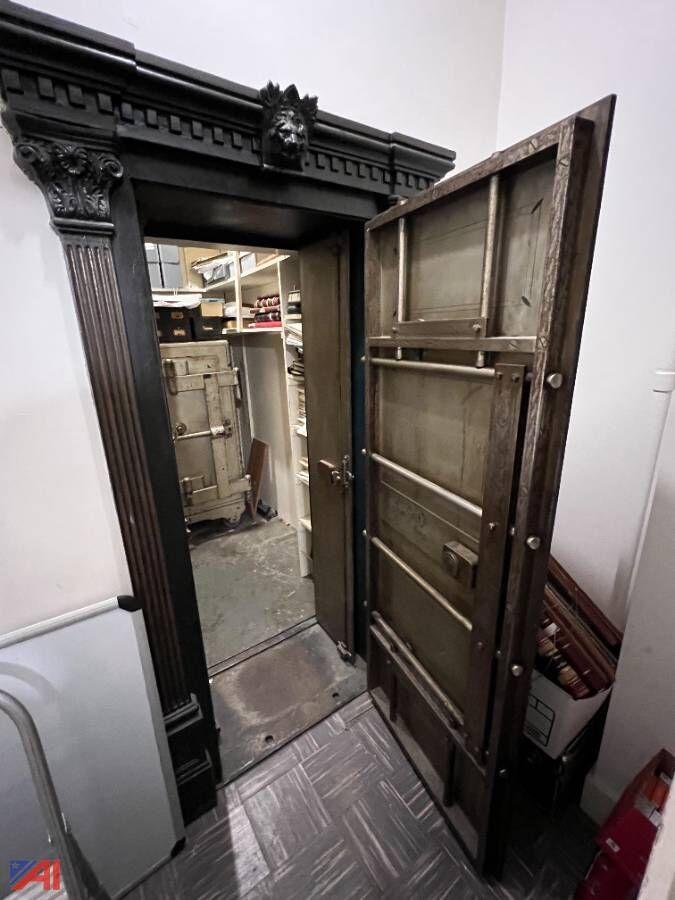 Granville officials put old town hall building up for auction