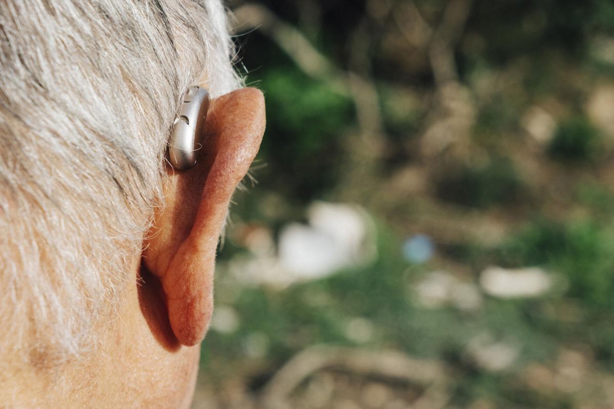 OPED-MEN-HEARINGLOSS-COMMENTARY-DMT