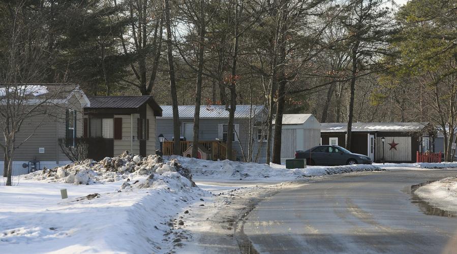 In Lamplighter Acres, many favor sewer service