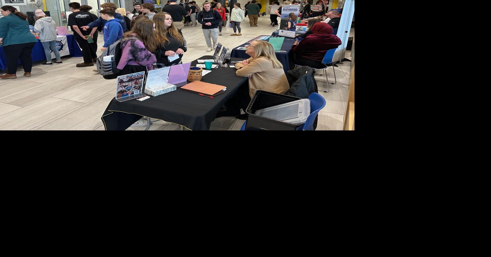 warren county jobs fairs draw a lot of student workers