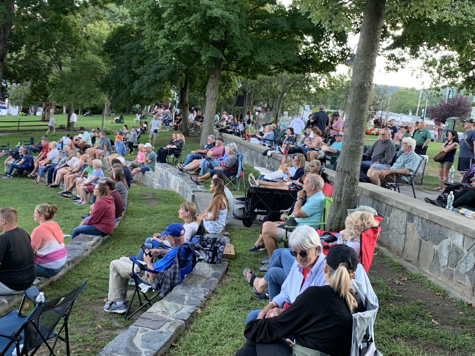 Live music for Labor Day in Lake