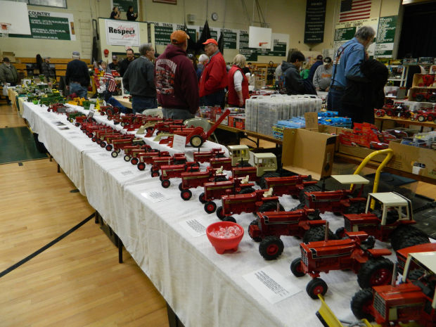 Farm toy enthusiasts flock to 25th annual Farm Toy Show and Auction