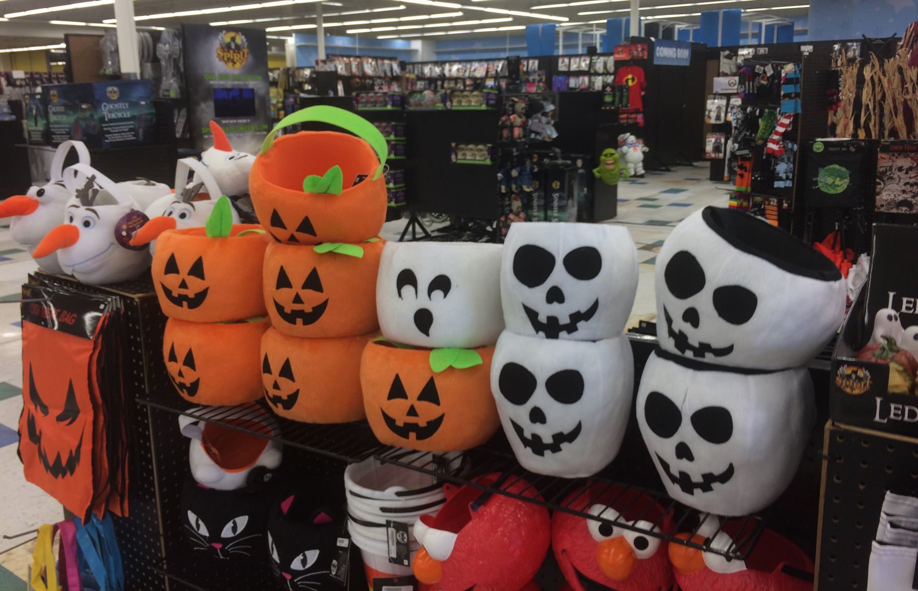 toys r us halloween store