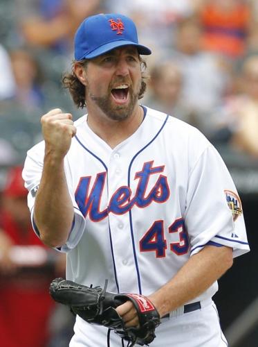 New York Mets vs Detroit Tigers. Mets pitcher R.A. Dickey wife
