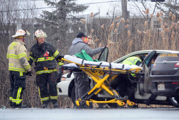 Emergency crew responds to Quaker Road accident