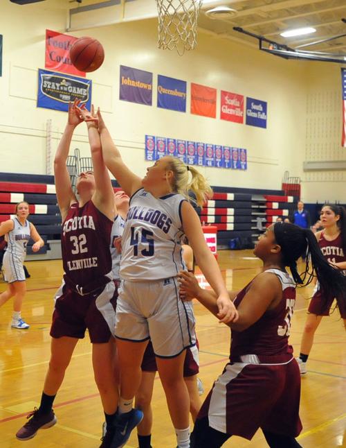 Roundup Johnsburg S Cleveland Reaches 1 000 Points South High