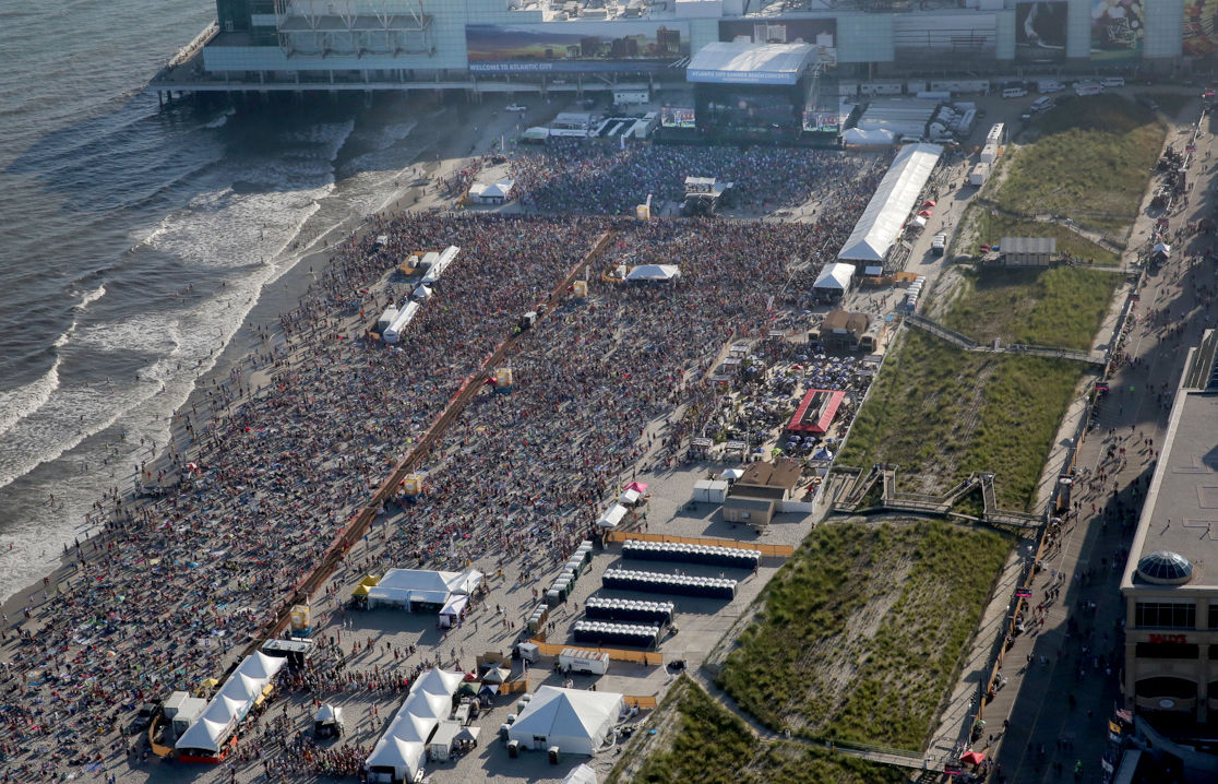 Jimmy Buffett Beach Concert