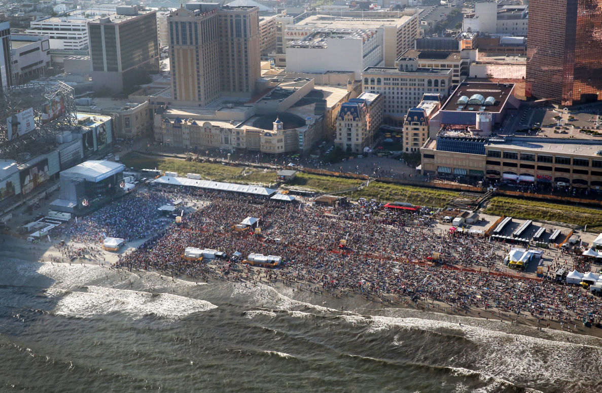 Jimmy Buffett Beach Concert
