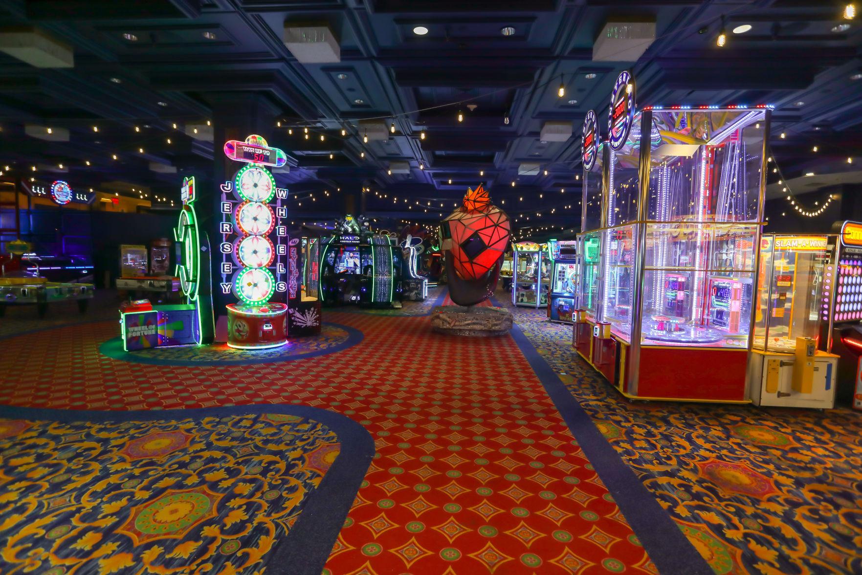 PHOTOS from the announcement of the Lucky Snake arcade at Showboat