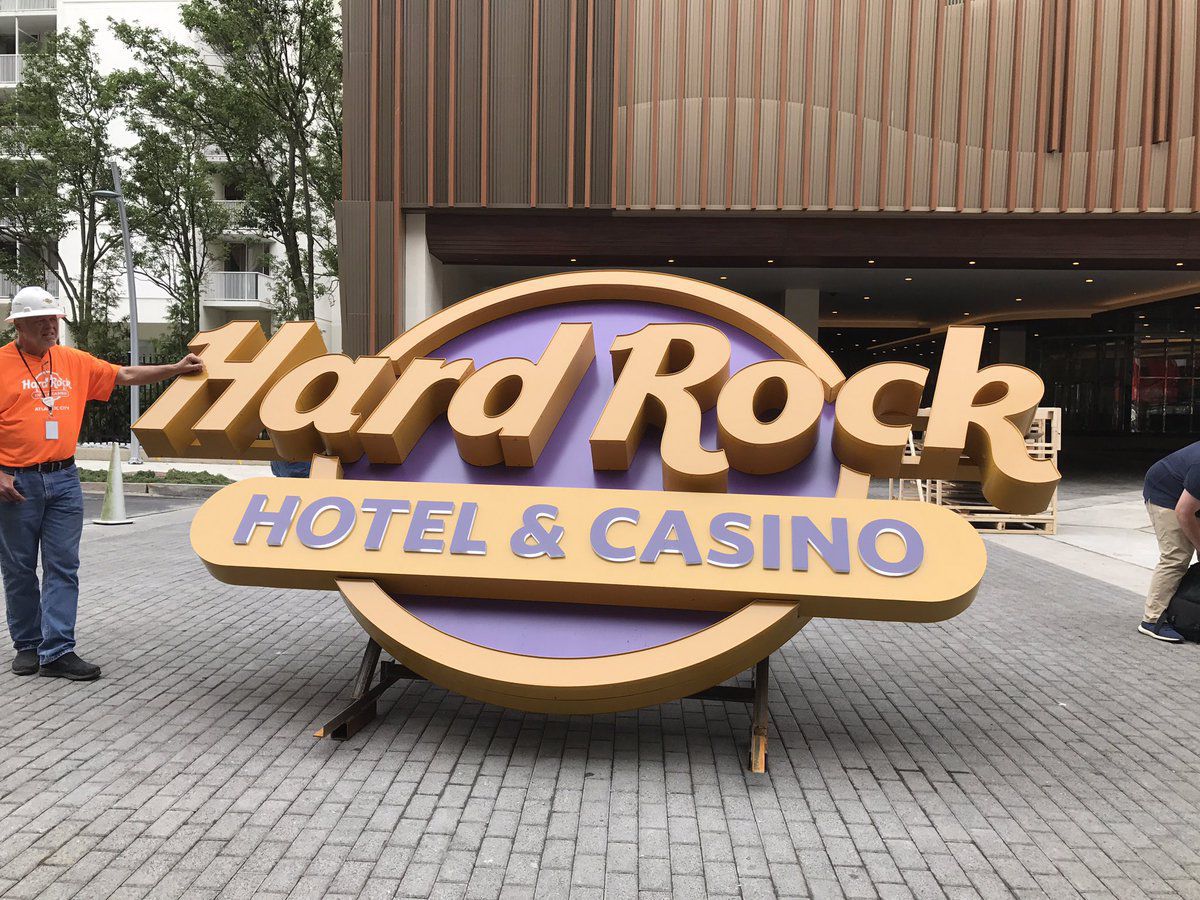 hard rock casino ac guitar error