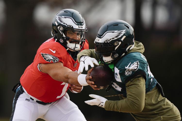 Eagles' Hurts misses 2nd straight game with sprained shoulder - WHYY