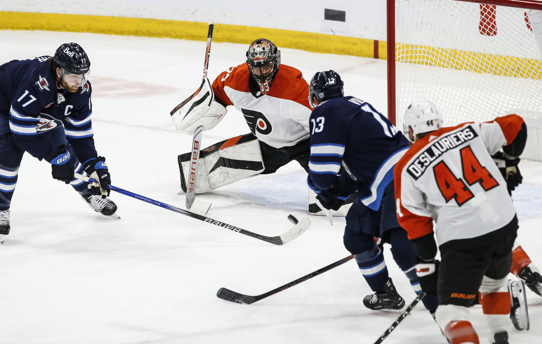 Samuel Ersson Makes 35 Saves, Flyers Beat NHL-leading Jets 2-0