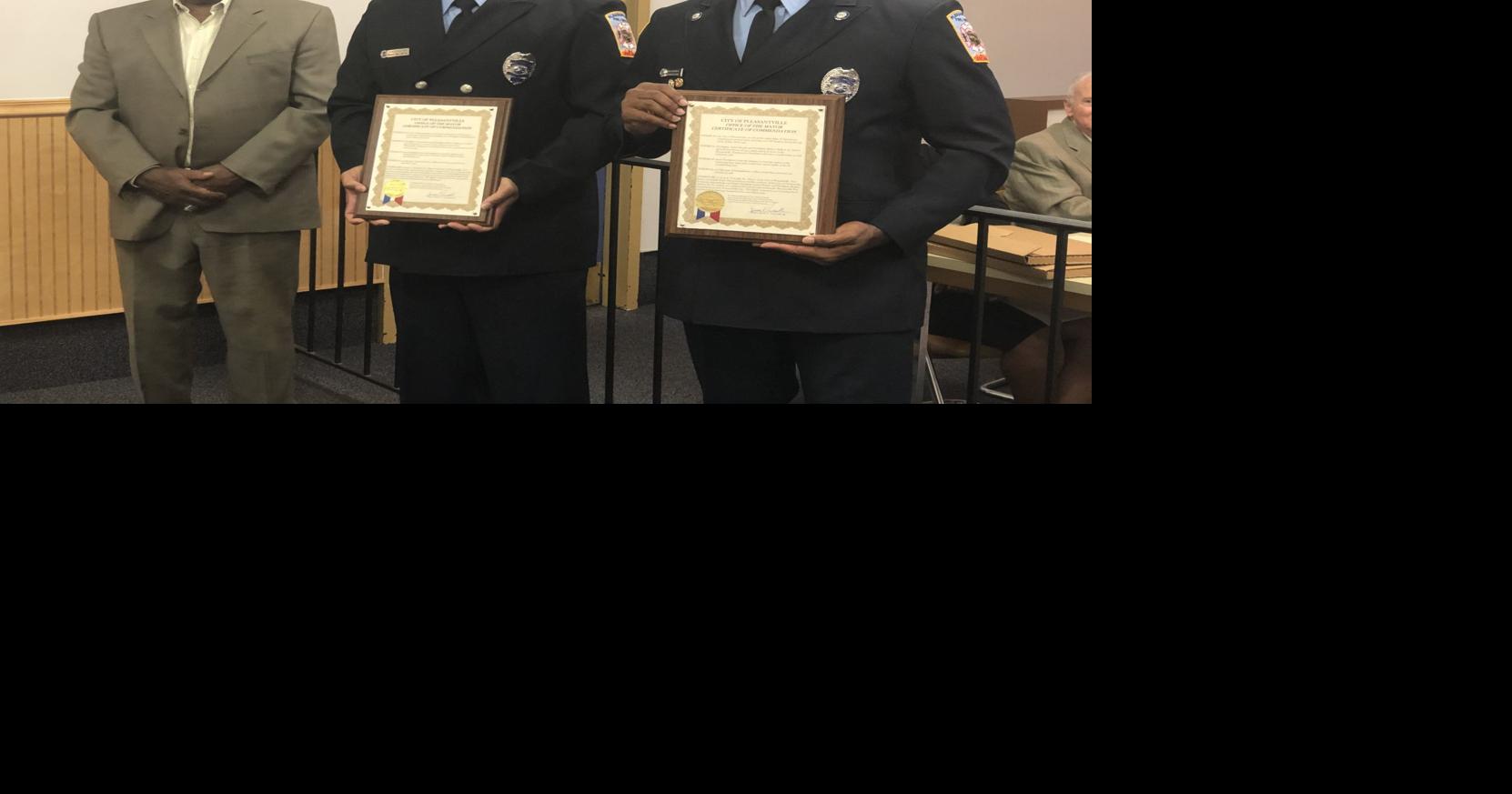 Mayor commends firefighters