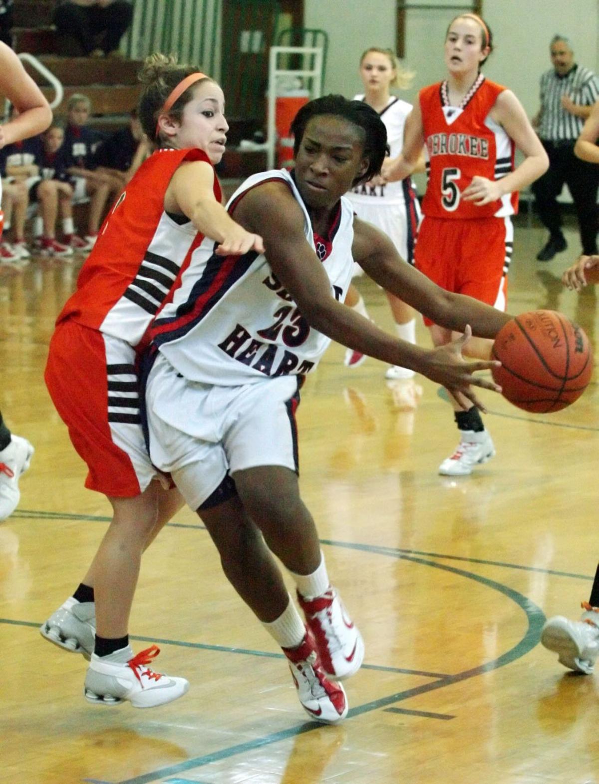 Ccc Women S Basketball Coach Ashley Durham At Sacred Heart