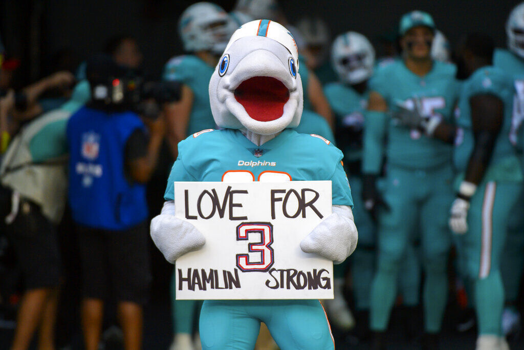 Analysis: Teammates gave Damar Hamlin the ultimate tribute - Seattle Sports