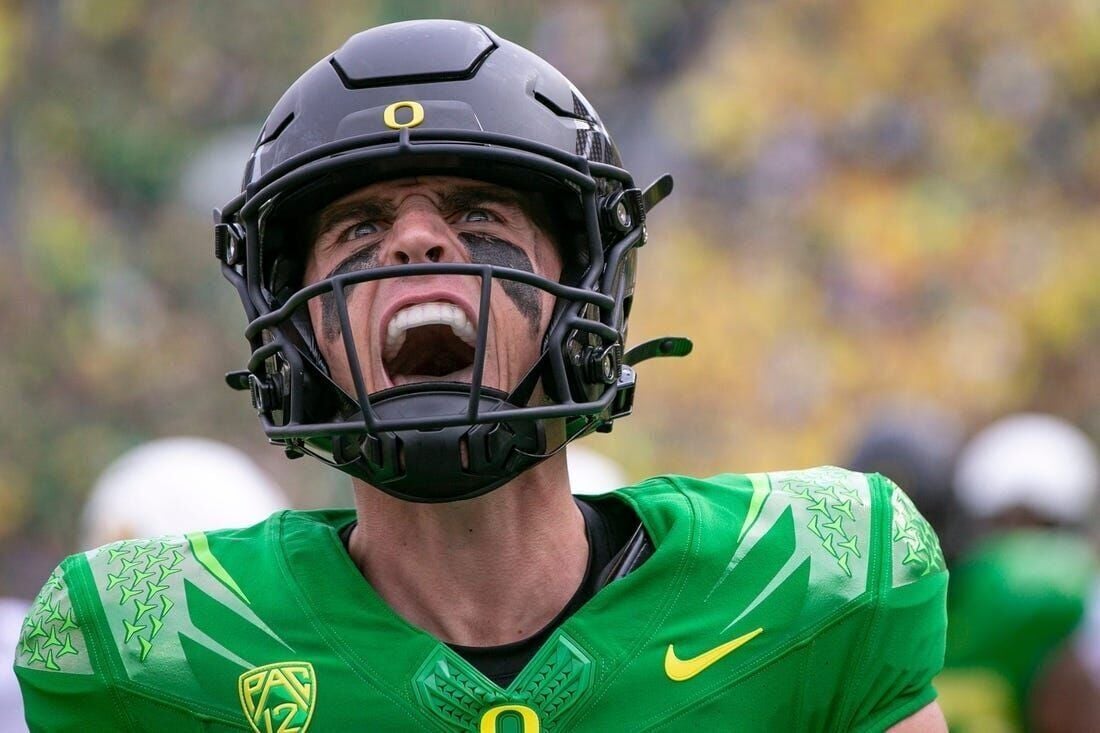 Oregon's Bo Nix gets massive New York City billboard; Joey