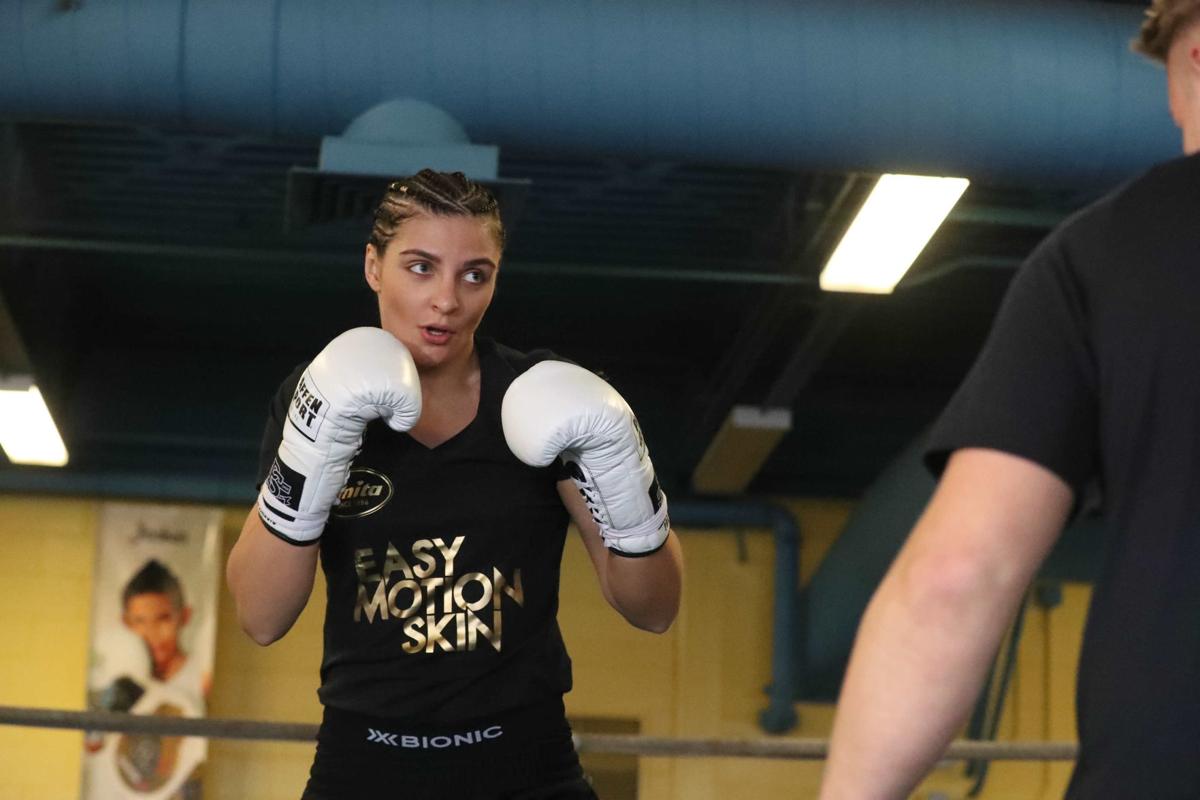 041219_gal_womenboxingworkout