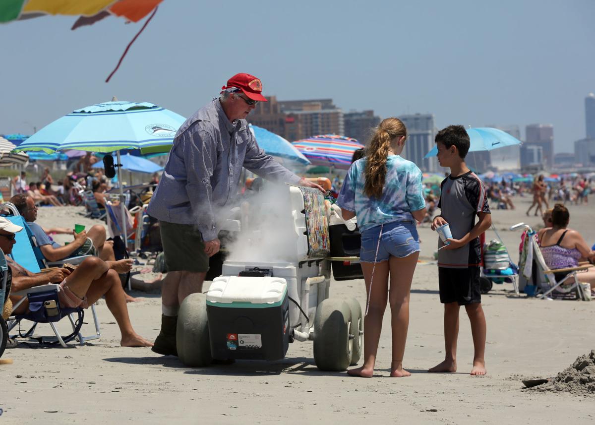 Selling ice cream on the beach is a science and a tradition The