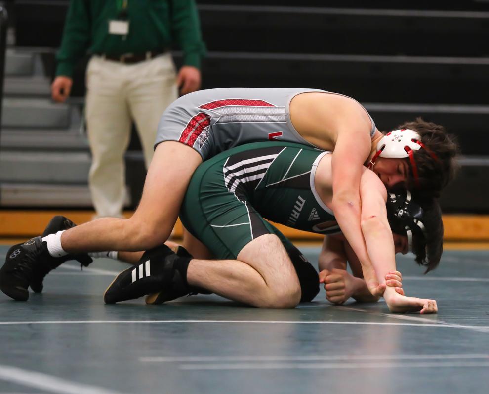 GALLERY Mainland and Vineland wrestling battle in opener