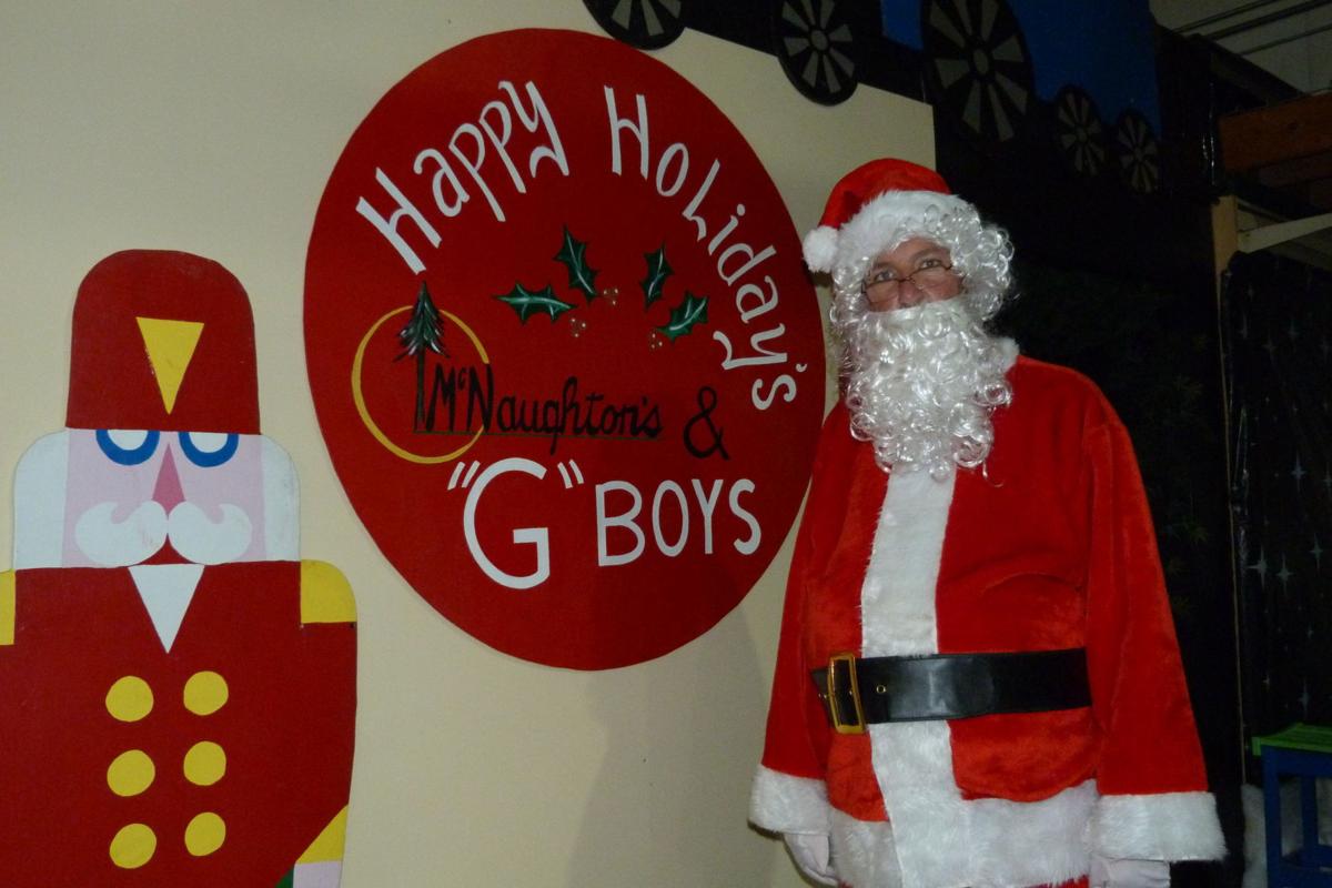 Mcnaughton S Add G Boys Nostalgic Animated Christmas Wonderland