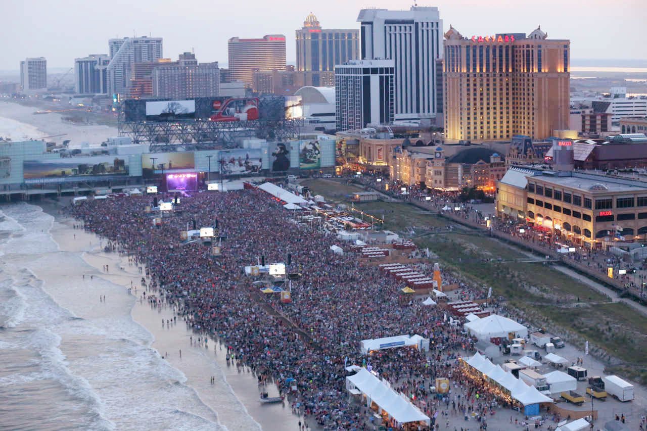 Pink Concert Brings 50,000 To Atlantic City Boardwalk And Beach ...