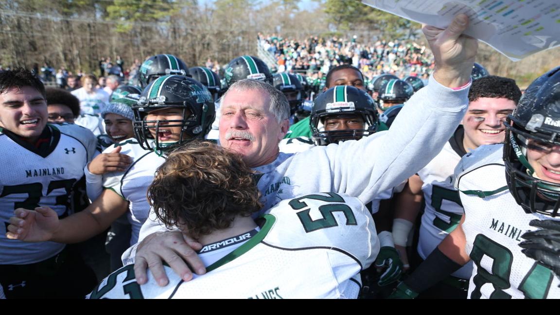 Bob Coffey Ends Mainland Coaching Career With Dramatic Win High