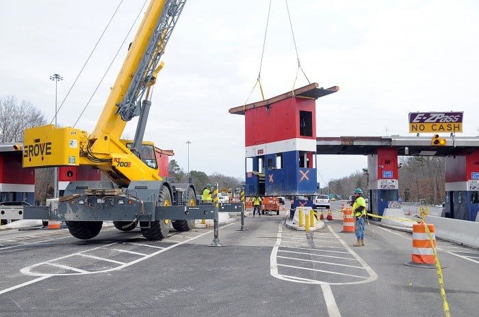 workers-remove-four-toll-booths-at-atlantic-city-expressway-s-egg