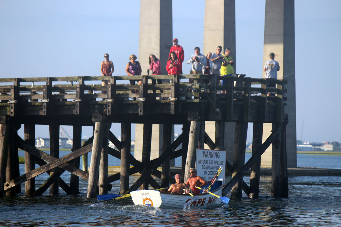 Kobierowski, McGovern win second straight Around The Island Row