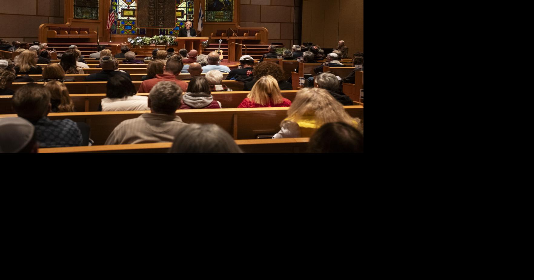 Northfield synagogue hosts solidarity rally