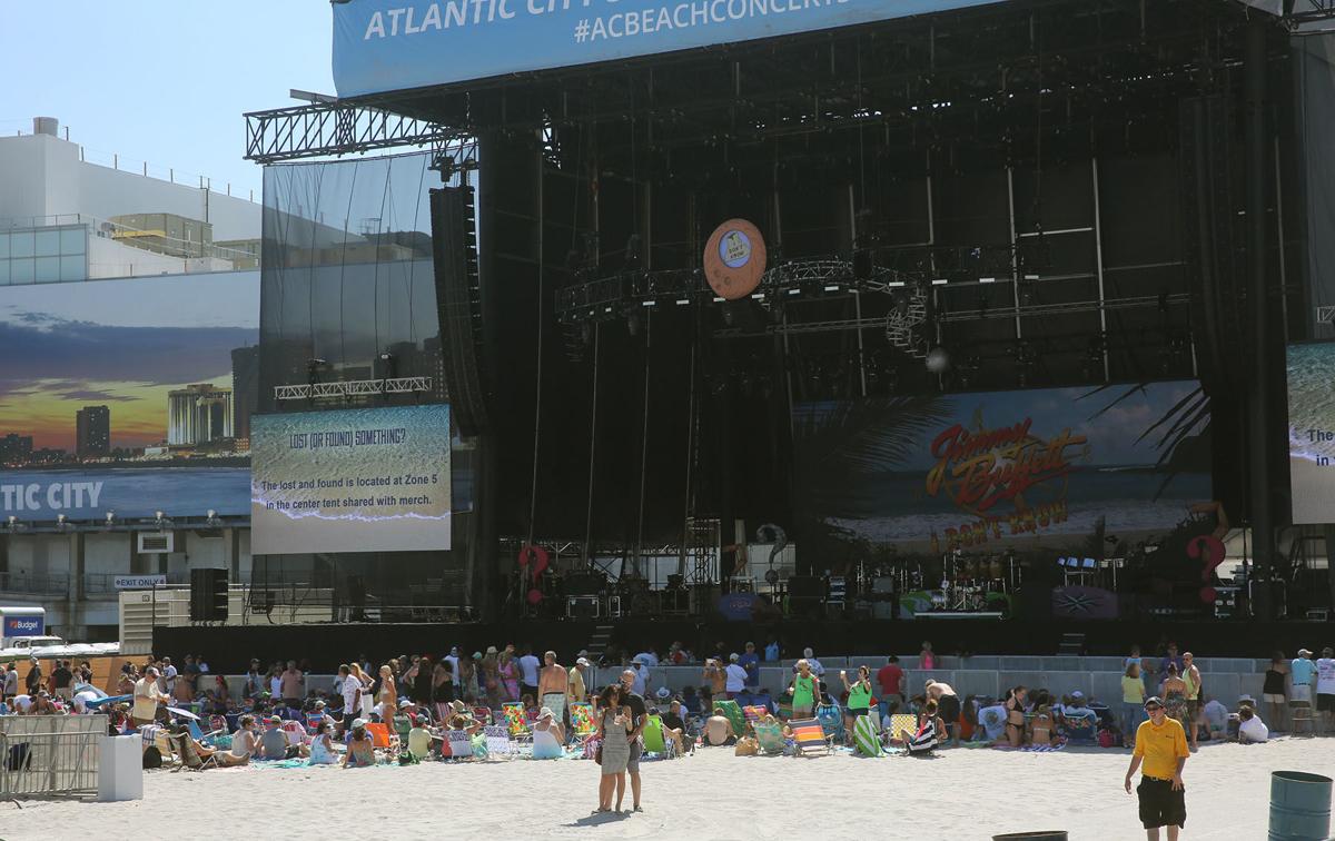 Jimmy Buffett concert late