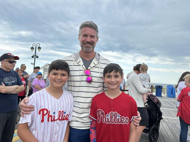 Fans flock to Ocean City Boardwalk to meet Phillies greats, Phanatic at  Manco & Manco