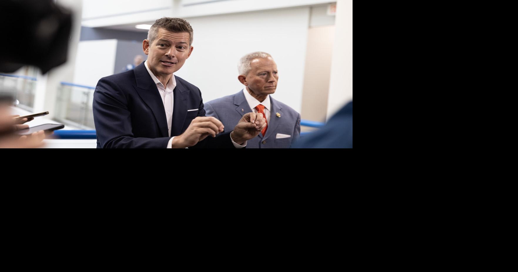 US won't rule out further cuts at FAA tech center