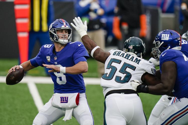 Friday's NFL: Philadelphia Eagles, Brandon Graham agree on 3-year