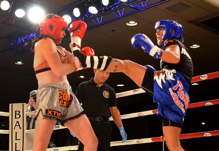 muay thai fighting
