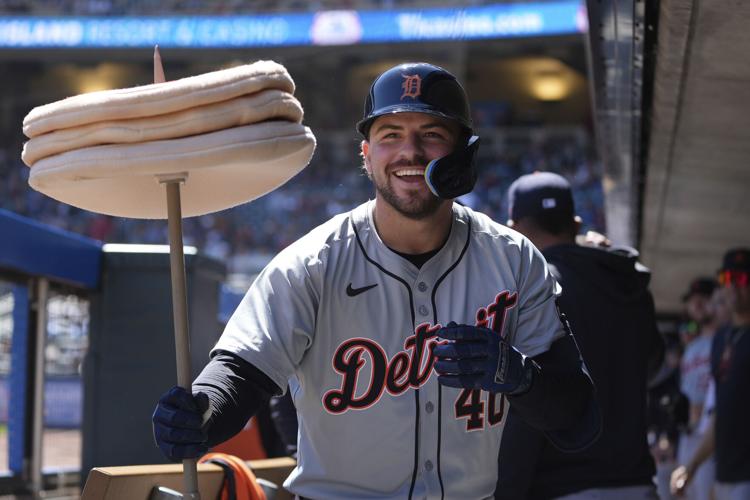 Buddy Kennedy steals first career base in MLB, Tigers lose