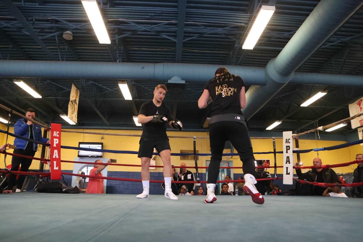 041219_gal_womenboxingworkout